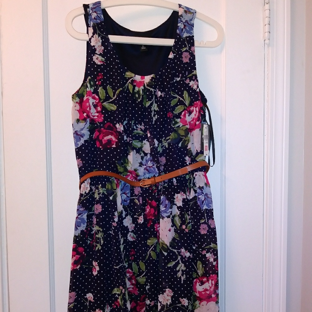 Floral sleeveless dress